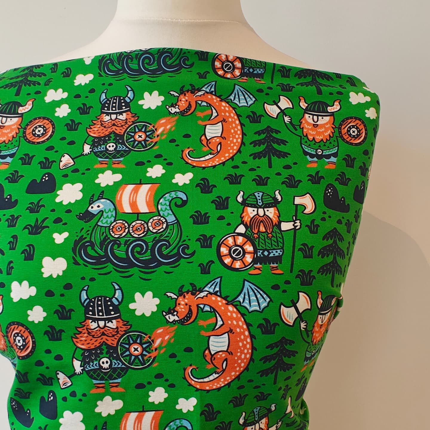 Hazeltjes Vikings Green, organic jersey - Image 8
