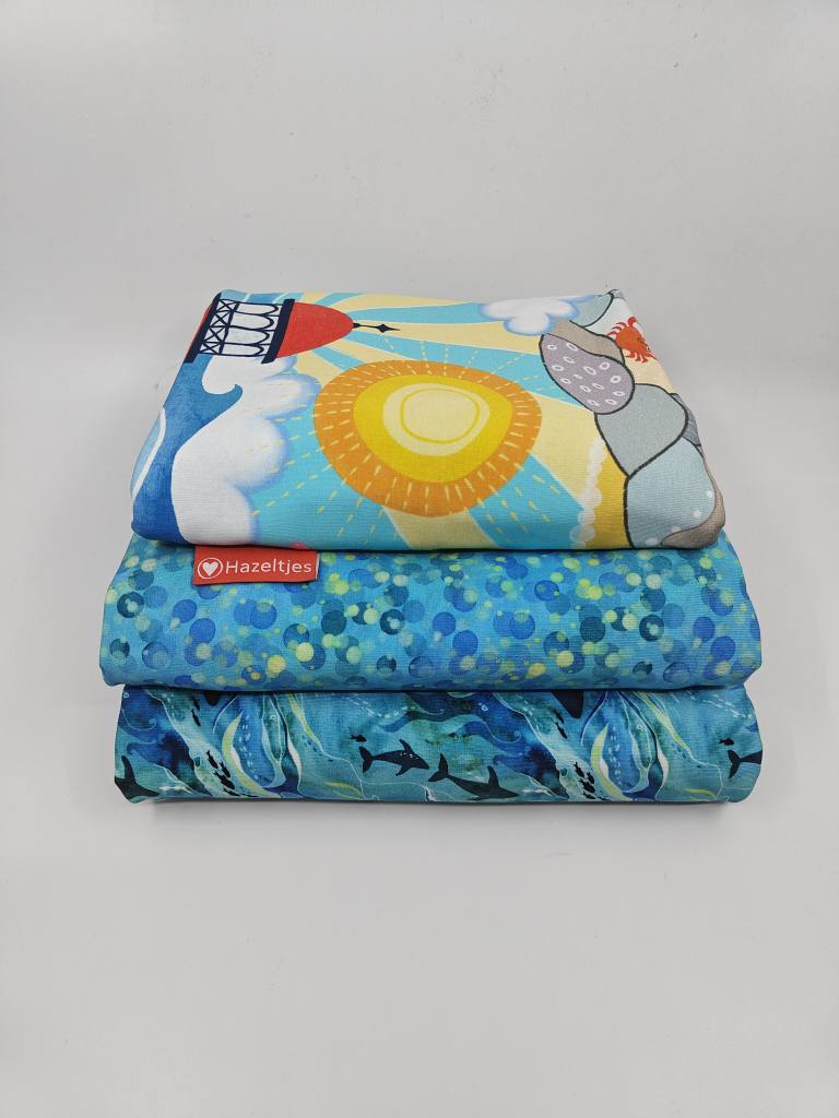 Hazeltjes Teeming Ocean Dolphines, organic jersey - Image 8