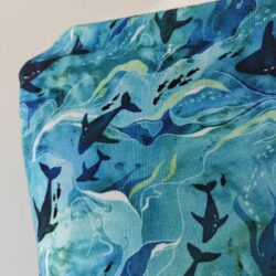 Hazeltjes Teeming Ocean Dolphines, organic jersey - Image 4